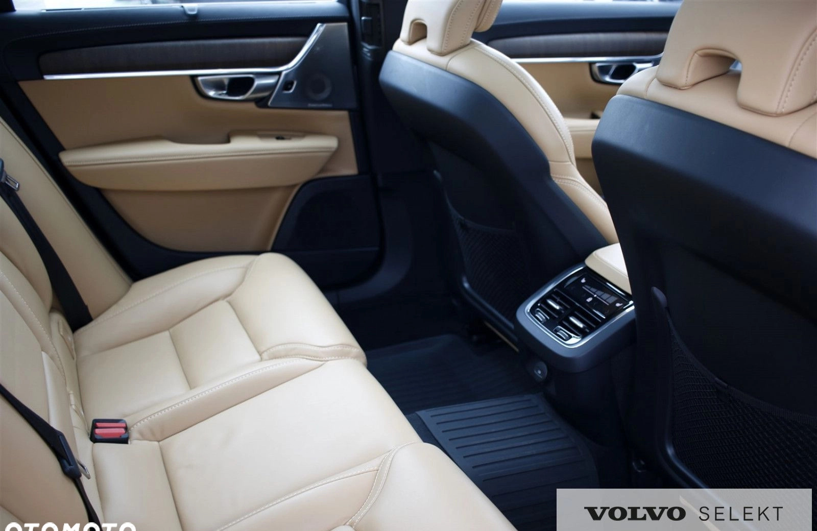 Volvo V90 Cross Country cena 325000 przebieg: 14000, rok produkcji 2023 z Tychy małe 704